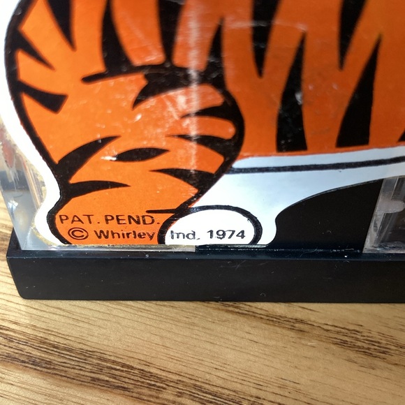 Vintage whirley ind Tiger Salt & Pepper shaker - Picture 3 of 5